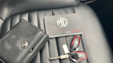 MG HS 1.5 T-GDI Trophy 5dr DCT Petrol Hatchback